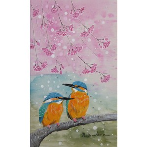作品名:「カワセミと枝垂桜2匹」 画家名:「R.Onodera」 コメント:「春を先取り、2匹描きました。枝垂桜が風に揺れています。水玉模様とラインストーンでキラキラします。」 ART-Meter