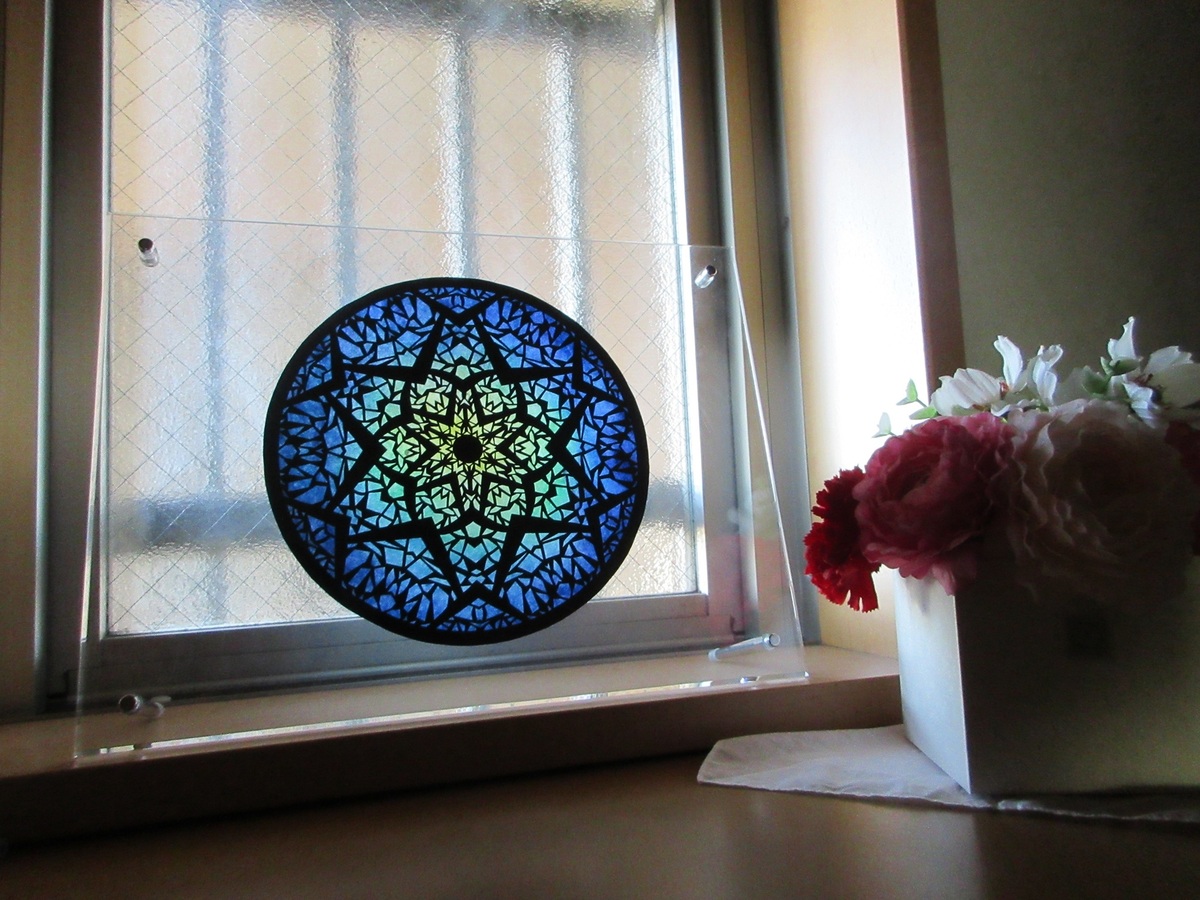 作品を実際に飾った様子の一例です。(額縁は付属しません。ご了承ください)