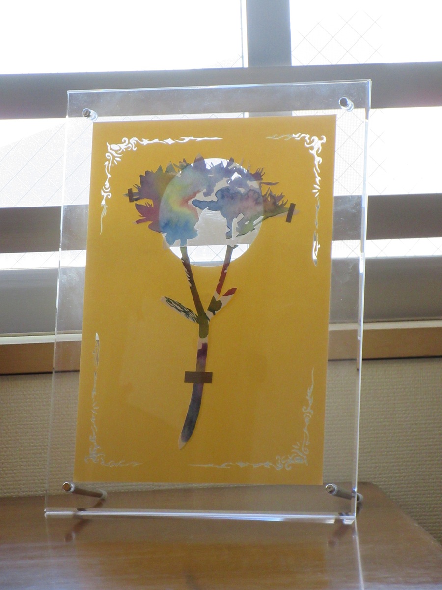 作品を実際に飾った様子の一例です。(額縁は付属しません。ご了承ください)