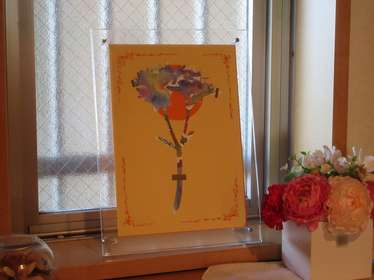 作品を実際に飾った様子の一例です。(額縁は付属しません。ご了承ください)