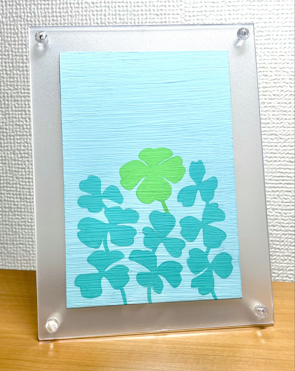 額装です。100均のフレームでこんな感じです。