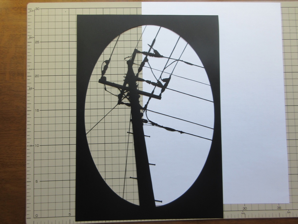 下に敷いてある紙は接着していないので、お好みで取り外しができます。