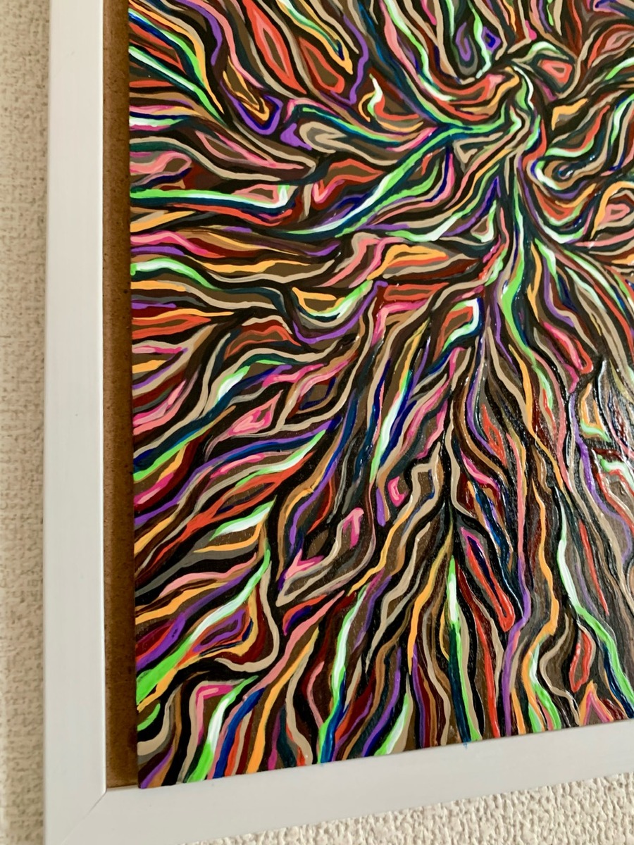 厚みは1センチと軽量です。