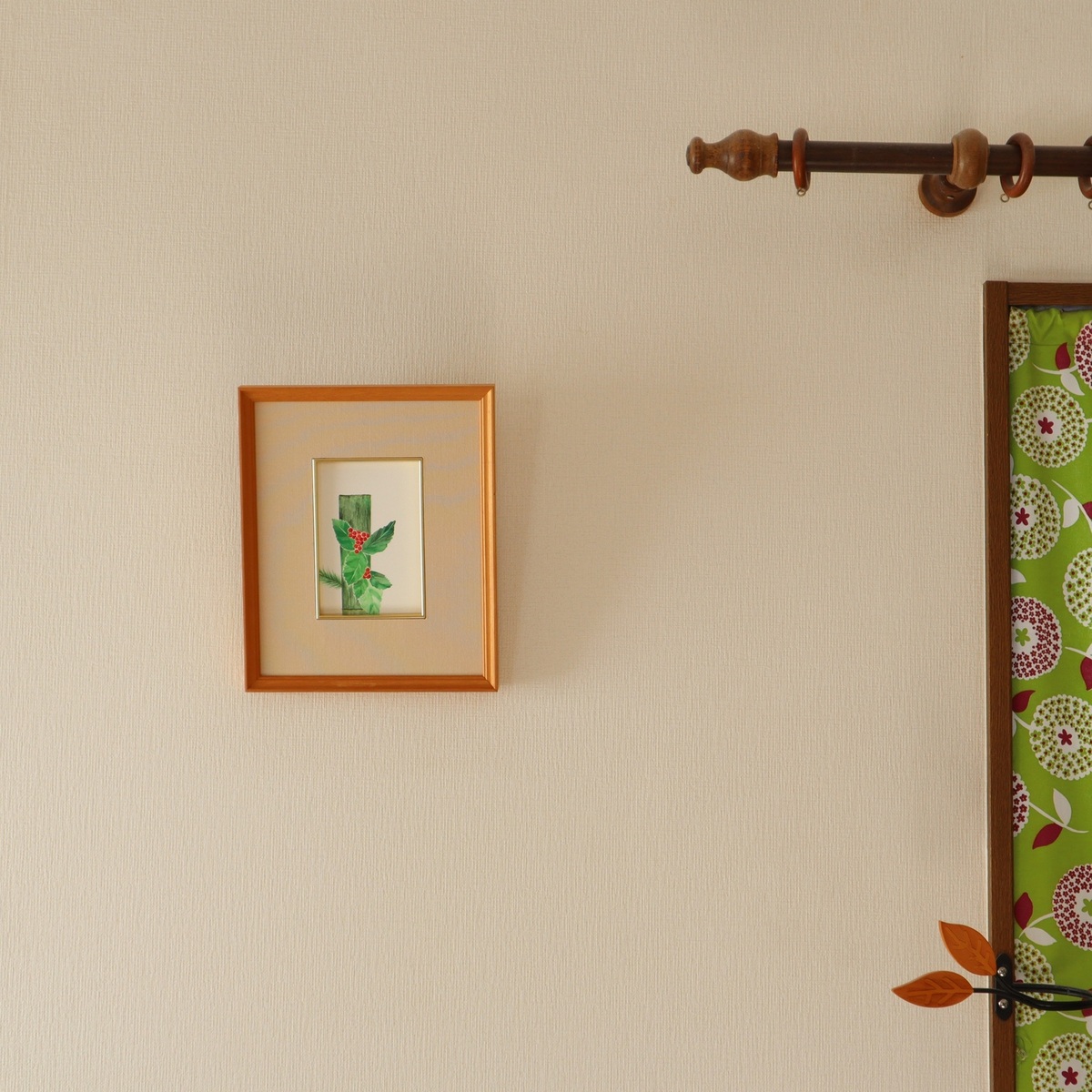 リビングに飾った時の様子です。
和室・洋室問わず、飾って頂けると嬉しいです。