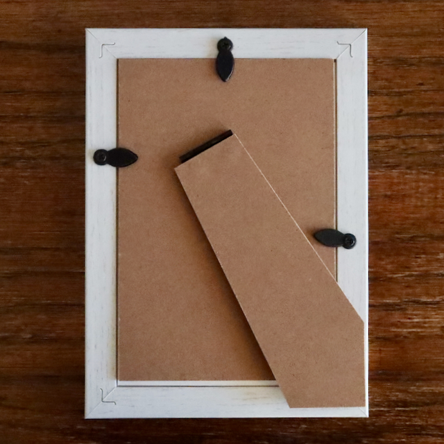 * 簡易フレーム(写真立て)裏面